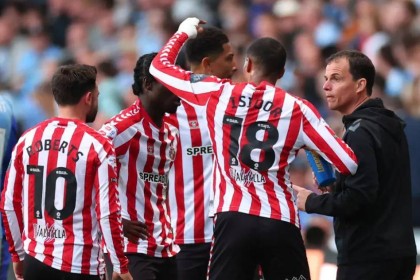 一支法甲降级队的主帅，将阔别英超8年的球队带了回来