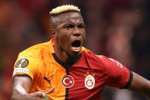 2500万欧元+霍伊伦德！英媒曝曼联将签奥斯梅恩，那不勒斯拒绝降价